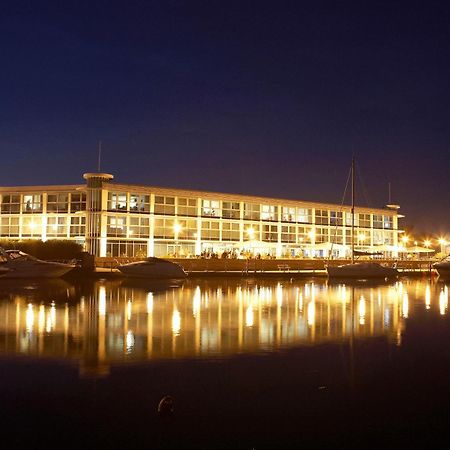Captain'S Club Hotel & Spa Christchurch  Exterior photo
